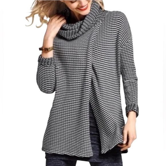 CABI | NWOT FERGIE SPLIT FRONT & BACK COWL NECK COTTON SWEATER BLACK & WHITE SM - Picture 2 of 12